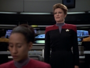 ariane179254_StarTrekVoyager_1x01_1x02-Caretaker_3557.jpg