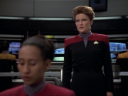 ariane179254_StarTrekVoyager_1x01_1x02-Caretaker_3560.jpg