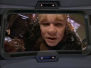 ariane179254_StarTrekVoyager_1x01_1x02-Caretaker_3561.jpg