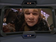 ariane179254_StarTrekVoyager_1x01_1x02-Caretaker_3564.jpg