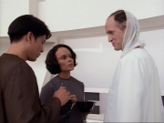 ariane179254_StarTrekVoyager_1x01_1x02-Caretaker_4157.jpg
