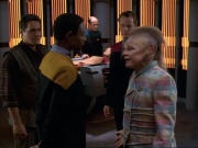 ariane179254_StarTrekVoyager_1x01_1x02-Caretaker_4995.jpg