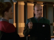 ariane179254_StarTrekVoyager_1x01_1x02-Caretaker_5011.jpg