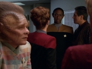 ariane179254_StarTrekVoyager_1x01_1x02-Caretaker_5061.jpg