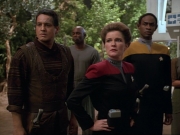 ariane179254_StarTrekVoyager_1x01_1x02-Caretaker_5197.jpg