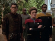 ariane179254_StarTrekVoyager_1x01_1x02-Caretaker_5213.jpg
