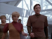 ariane179254_StarTrekVoyager_1x01_1x02-Caretaker_5477.jpg
