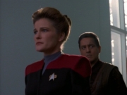 ariane179254_StarTrekVoyager_1x01_1x02-Caretaker_5583.jpg