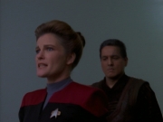 ariane179254_StarTrekVoyager_1x01_1x02-Caretaker_5584.jpg