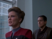 ariane179254_StarTrekVoyager_1x01_1x02-Caretaker_5587.jpg