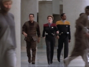 ariane179254_StarTrekVoyager_1x01_1x02-Caretaker_5622.jpg