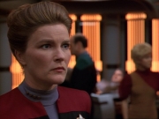 ariane179254_StarTrekVoyager_1x01_1x02-Caretaker_6136.jpg