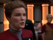 ariane179254_StarTrekVoyager_1x01_1x02-Caretaker_6137.jpg