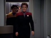 ariane179254_StarTrekVoyager_1x01_1x02-Caretaker_6168.jpg