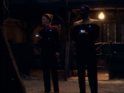 ariane179254_StarTrekVoyager_1x01_1x02-Caretaker_6332.jpg