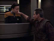 ariane179254_StarTrekVoyager_1x01_1x02-Caretaker_6718.jpg