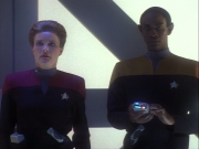 ariane179254_StarTrekVoyager_1x01_1x02-Caretaker_6816.jpg