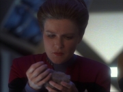 ariane179254_StarTrekVoyager_1x01_1x02-Caretaker_6918.jpg