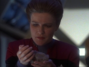 ariane179254_StarTrekVoyager_1x01_1x02-Caretaker_6925.jpg