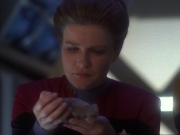 ariane179254_StarTrekVoyager_1x01_1x02-Caretaker_6933.jpg