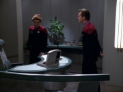 ariane179254_StarTrekVoyager_1x01_1x02-Caretaker_7108.jpg