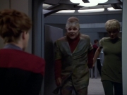 ariane179254_StarTrekVoyager_1x01_1x02-Caretaker_7216.jpg