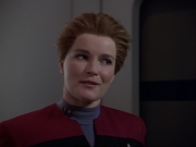 ariane179254_StarTrekVoyager_1x01_1x02-Caretaker_7231.jpg