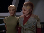 ariane179254_StarTrekVoyager_1x01_1x02-Caretaker_7259.jpg