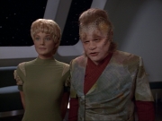 ariane179254_StarTrekVoyager_1x01_1x02-Caretaker_7268.jpg