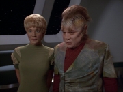 ariane179254_StarTrekVoyager_1x01_1x02-Caretaker_7272.jpg