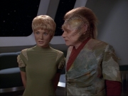 ariane179254_StarTrekVoyager_1x01_1x02-Caretaker_7279.jpg
