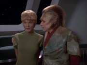 ariane179254_StarTrekVoyager_1x01_1x02-Caretaker_7281.jpg