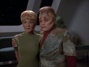 ariane179254_StarTrekVoyager_1x01_1x02-Caretaker_7283.jpg