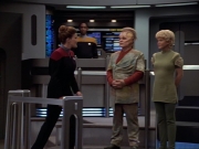 ariane179254_StarTrekVoyager_1x01_1x02-Caretaker_7312.jpg