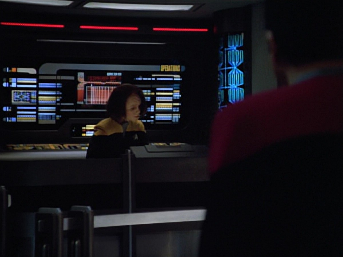 ariane179254_StarTrekVoyager_4x01-ScorpionPart2_0138.jpg