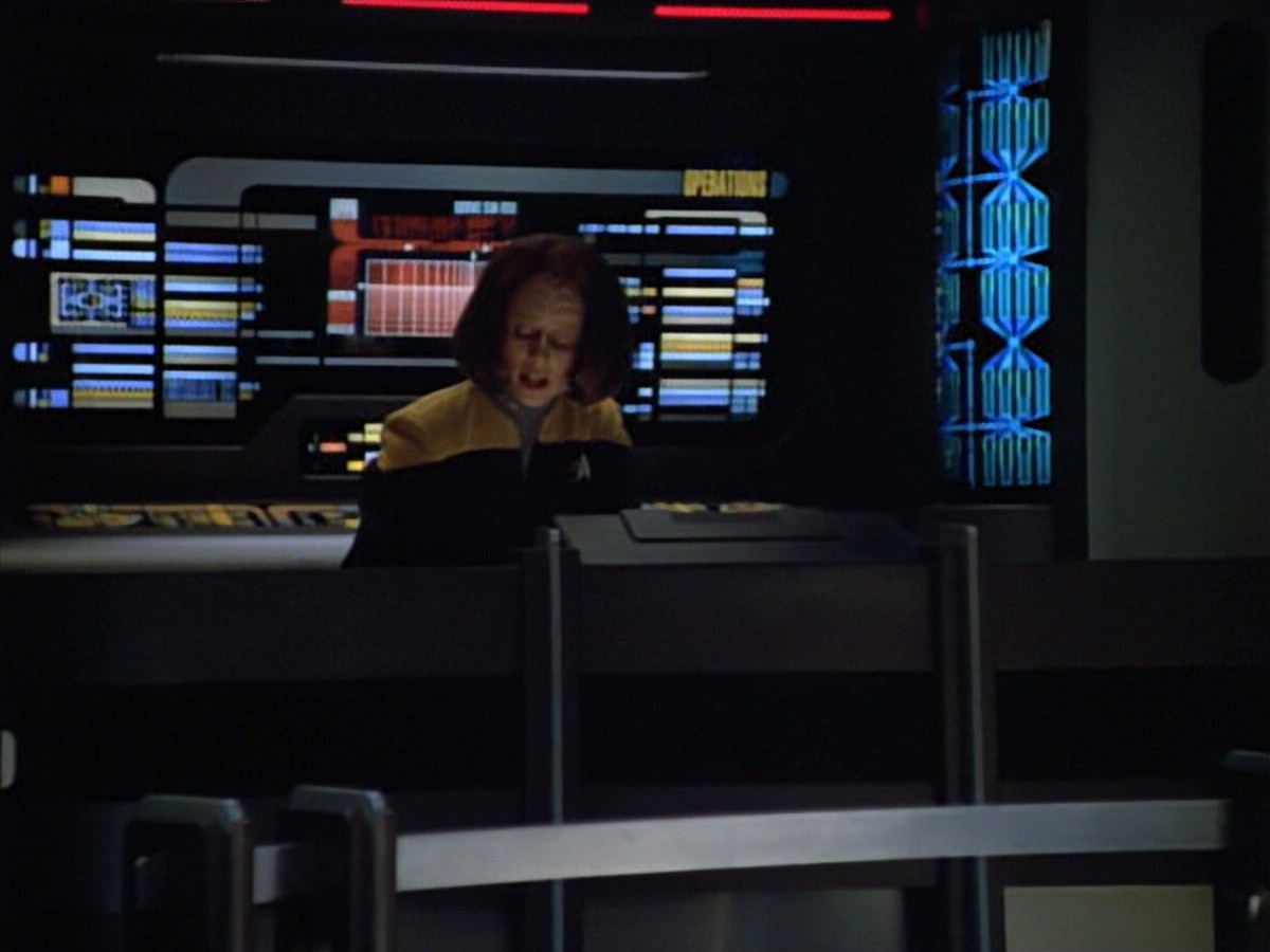 ariane179254_StarTrekVoyager_4x01-ScorpionPart2_0143.jpg