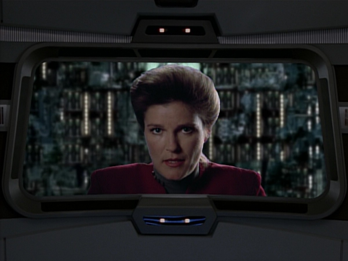 ariane179254_StarTrekVoyager_4x01-ScorpionPart2_0180.jpg