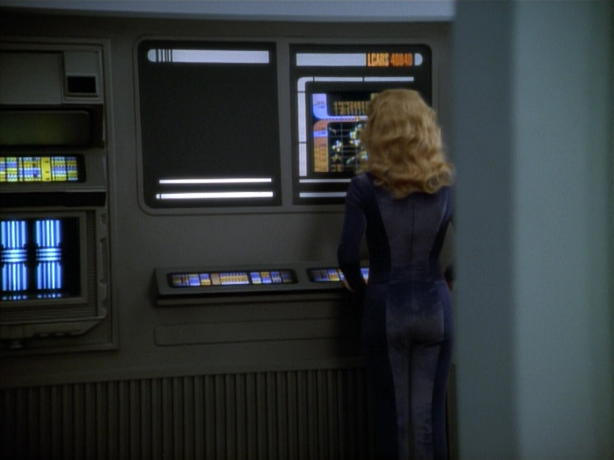 ariane179254_StarTrekVoyager_4x01-ScorpionPart2_0617.jpg