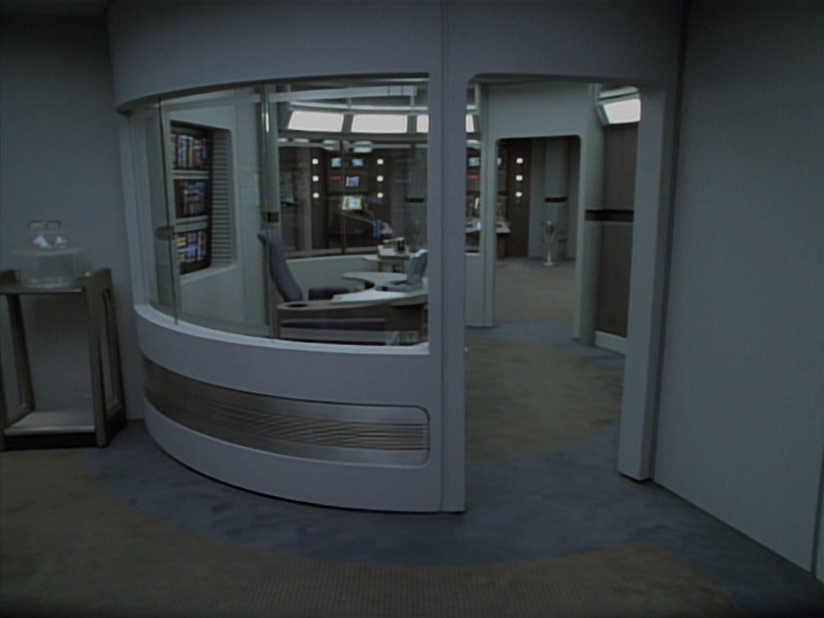 ariane179254_StarTrekVoyager_4x01-ScorpionPart2_0644.jpg