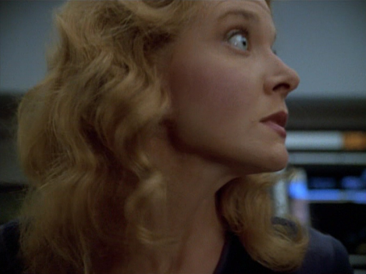 ariane179254_StarTrekVoyager_4x01-ScorpionPart2_0656.jpg