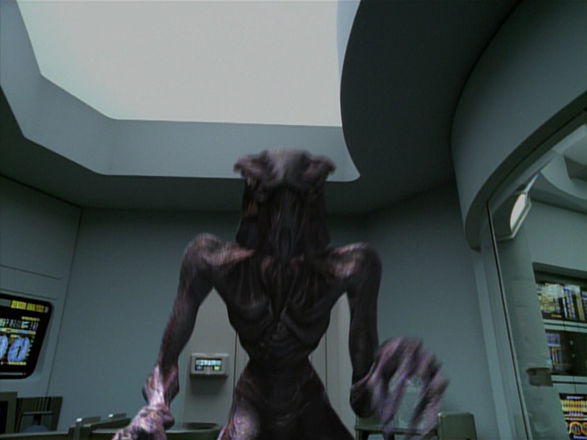 ariane179254_StarTrekVoyager_4x01-ScorpionPart2_0657.jpg