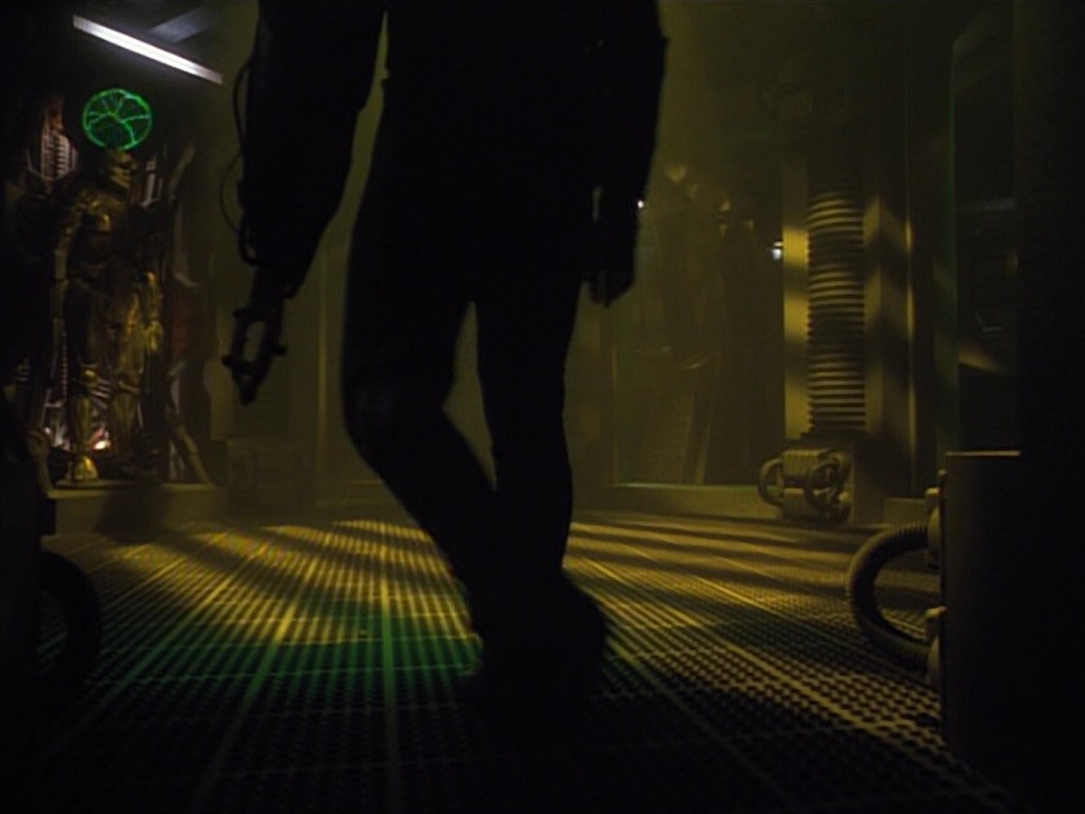 ariane179254_StarTrekVoyager_4x01-ScorpionPart2_0677.jpg