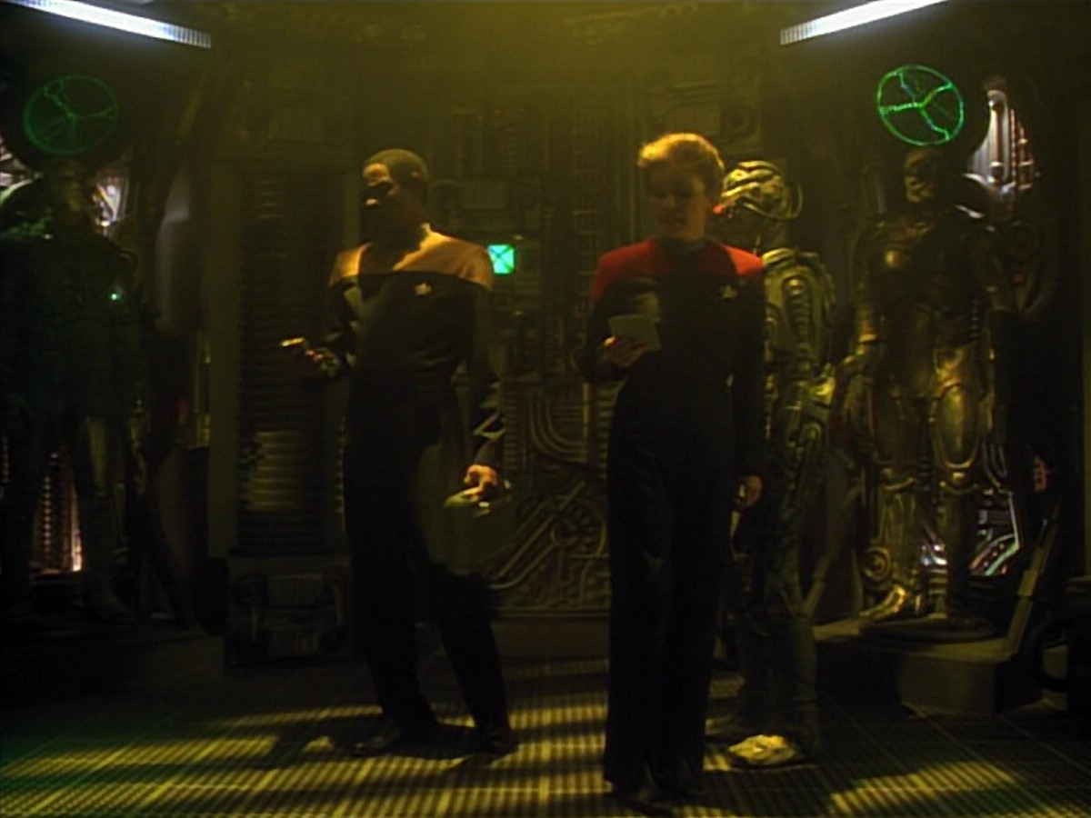 ariane179254_StarTrekVoyager_4x01-ScorpionPart2_0732.jpg