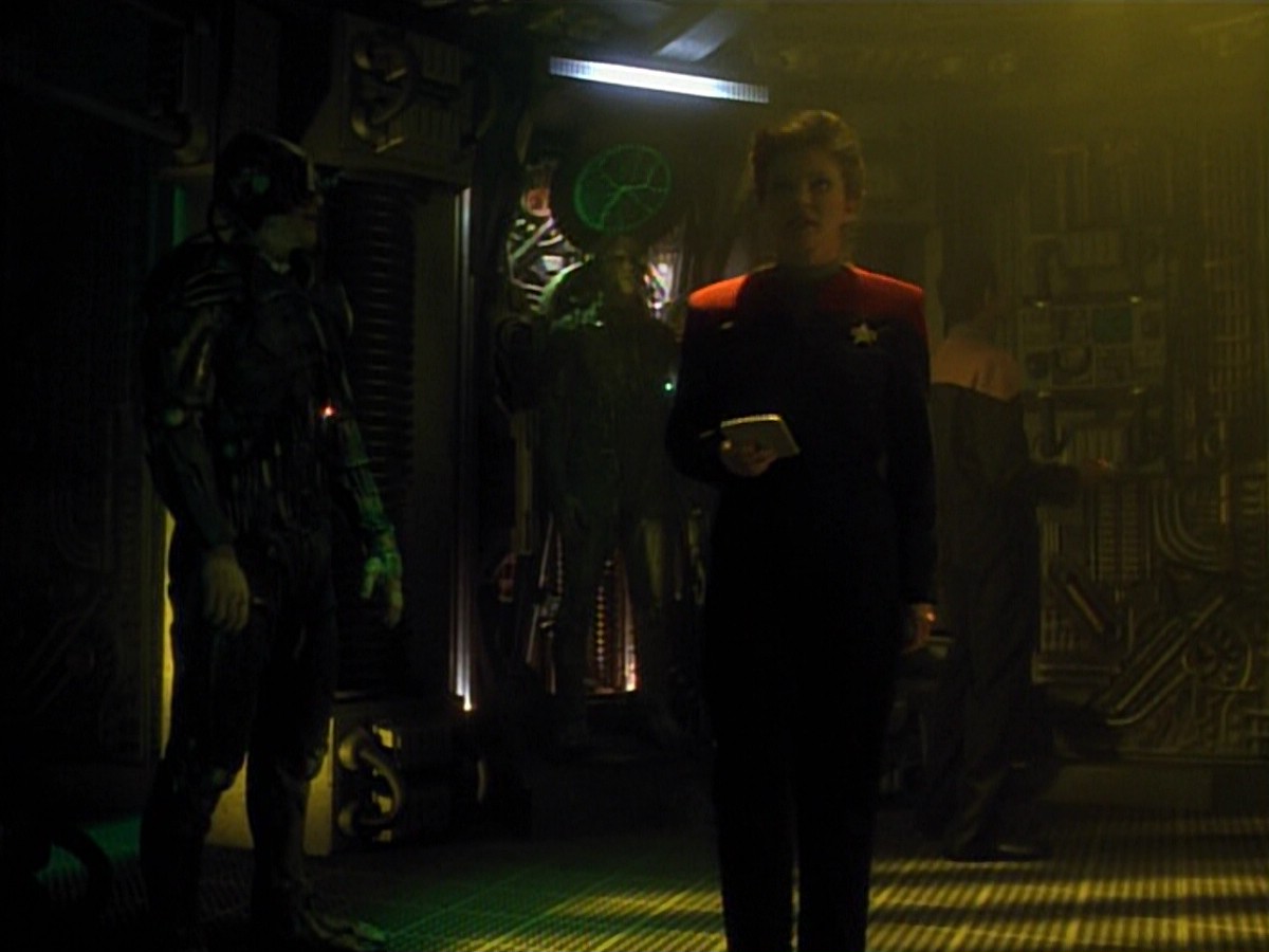 ariane179254_StarTrekVoyager_4x01-ScorpionPart2_0750.jpg