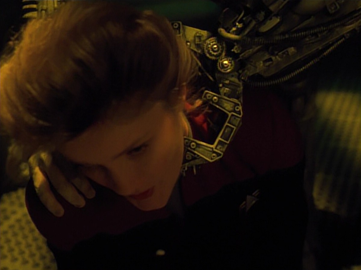 ariane179254_StarTrekVoyager_4x01-ScorpionPart2_0771.jpg