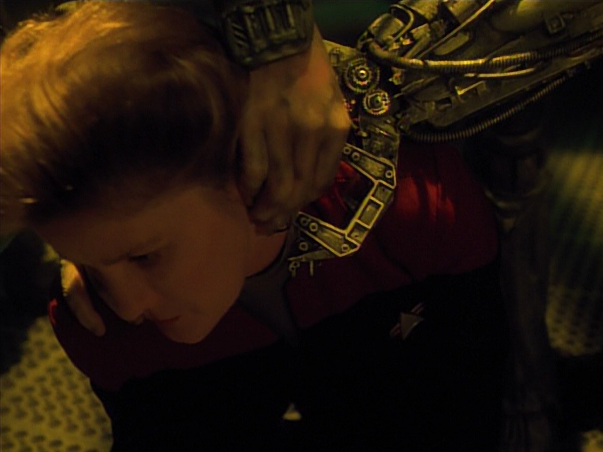 ariane179254_StarTrekVoyager_4x01-ScorpionPart2_0775.jpg
