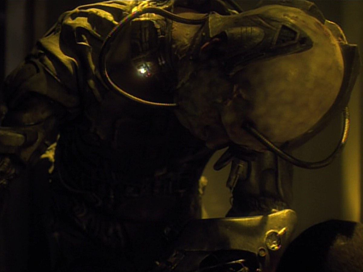 ariane179254_StarTrekVoyager_4x01-ScorpionPart2_0778.jpg