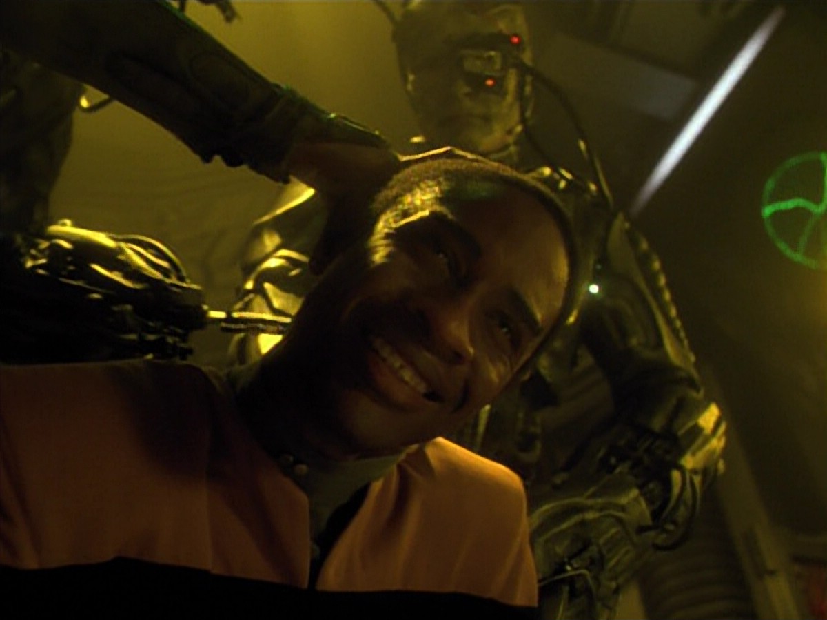 ariane179254_StarTrekVoyager_4x01-ScorpionPart2_0790.jpg