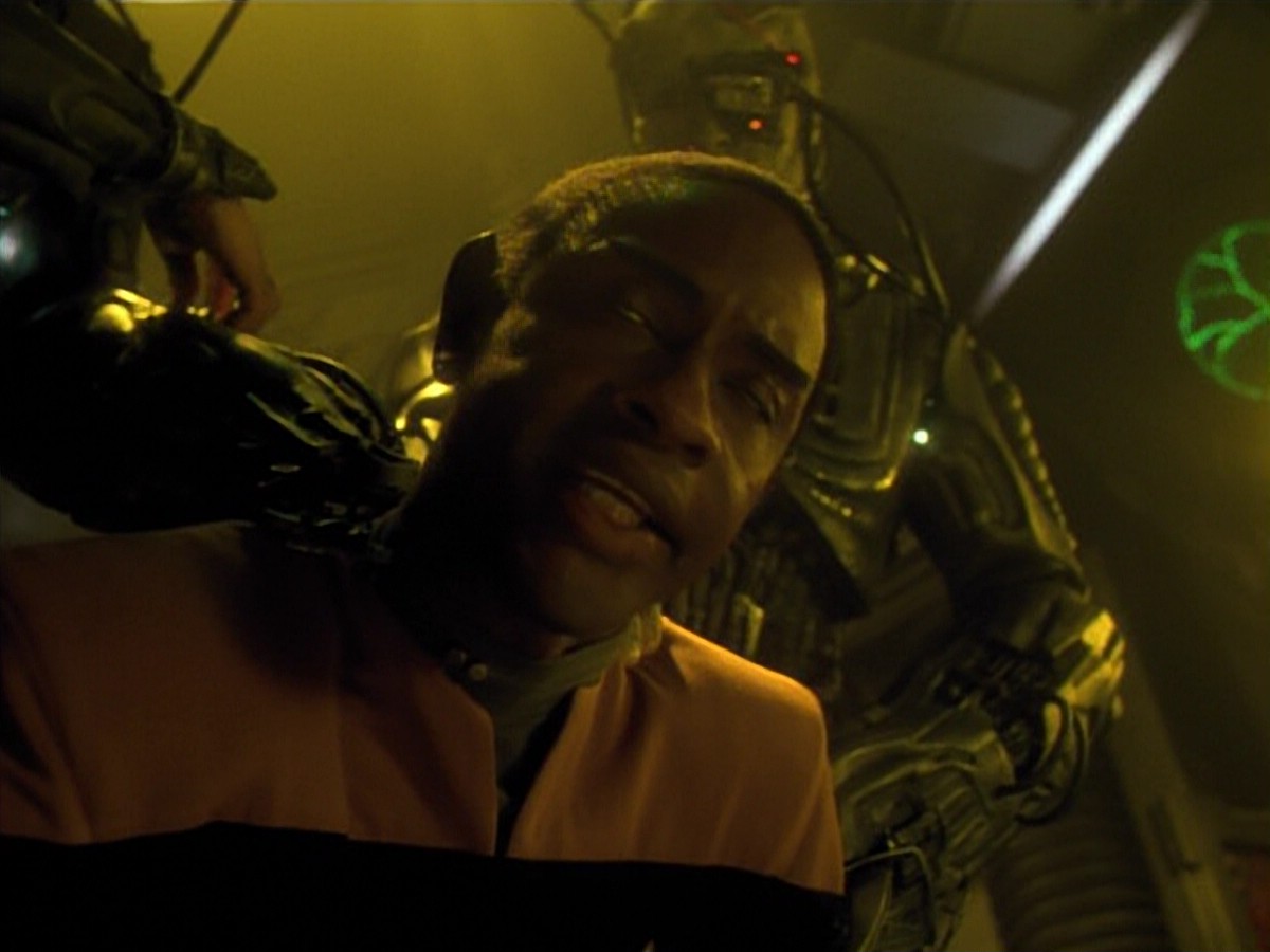 ariane179254_StarTrekVoyager_4x01-ScorpionPart2_0793.jpg
