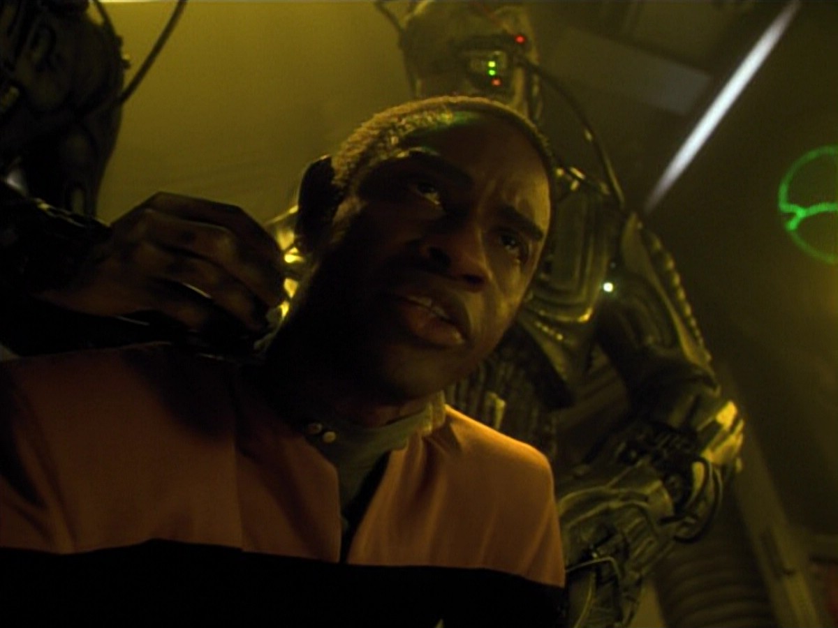ariane179254_StarTrekVoyager_4x01-ScorpionPart2_0796.jpg